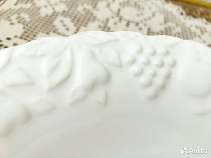 Ваза конфетница на ножке фарфор