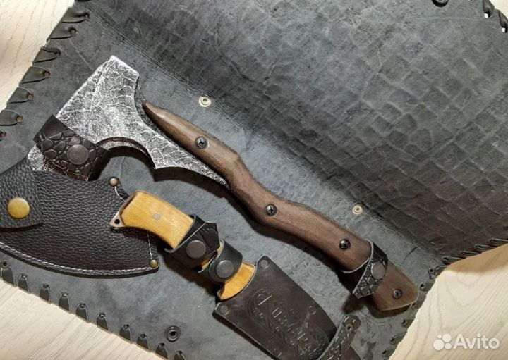 Подарочный набор нож и топор в кожаном чехле