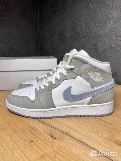 Кроссовки nike air jordan 1 mid