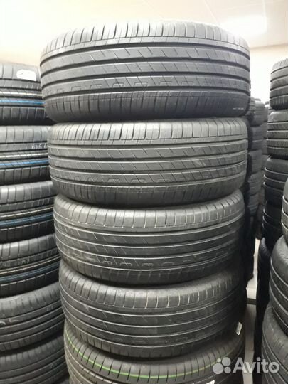 Goodyear EfficientGrip Performance 215/55 R17 94V