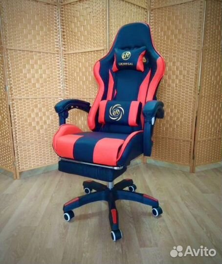 Компьютерное кресло игровое с подножкой