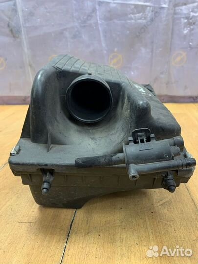 Корпус воздушного фильтра Opel Zafira A Z18XE