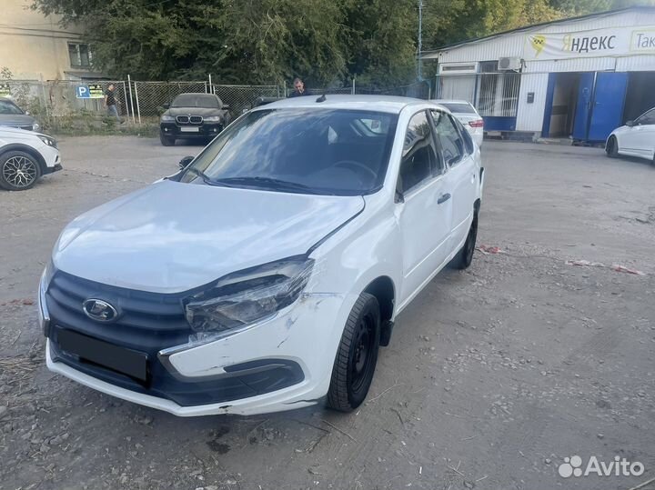 LADA Granta 1.6 МТ, 2019, битый, 89 652 км