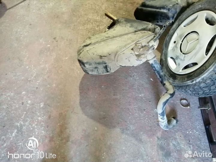 Бензобак на мерс w202