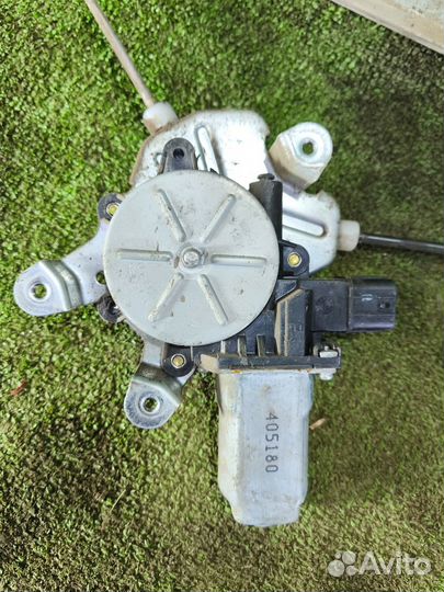 Стеклоподъёмник передний правыйMitsubishiLancer IX (2000—2007)