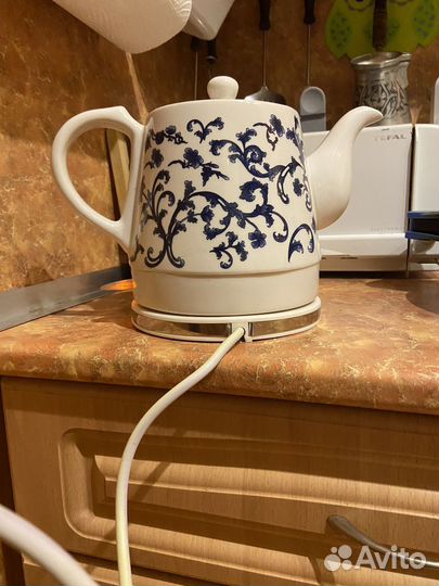 Чайник в стиле гжель