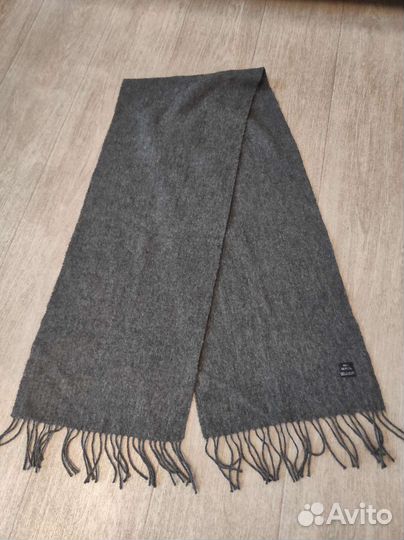 Два шарфа