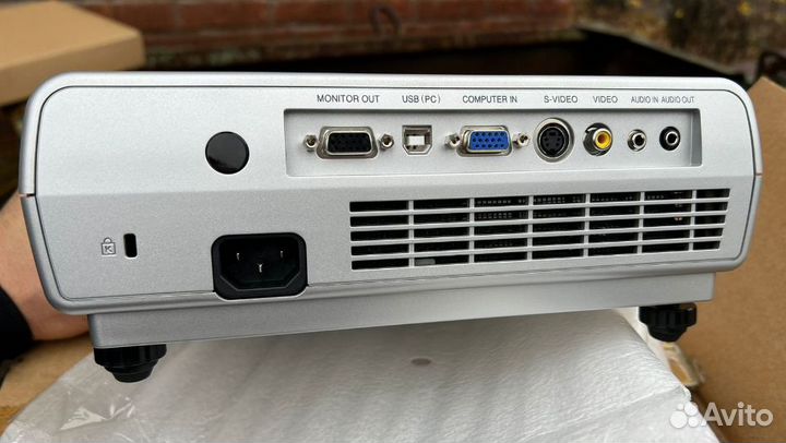 Проектор Mitsubishi XD110U