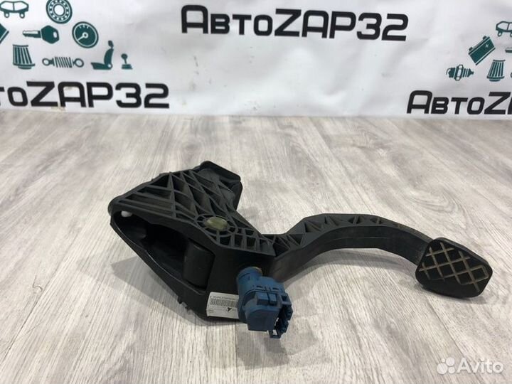 Педаль сцепления Volkswagen Polo 5 седан cwva 2010