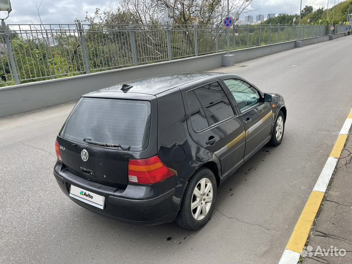 Volkswagen Golf 1.6 AT, 1998, 300 000 км