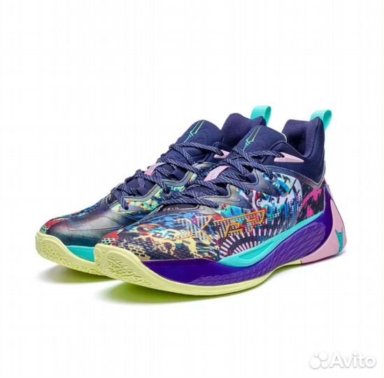 Баскетбольные кроссовки Xtep