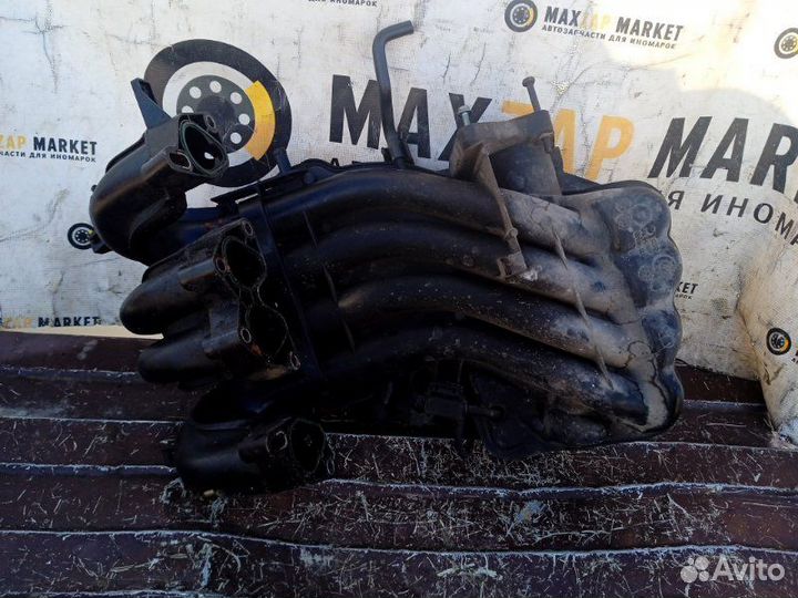 Коллектор впускной Skoda Octavia A4 1.6 AKL