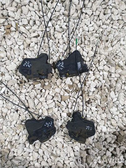 Замок двери Тойота Матрикс