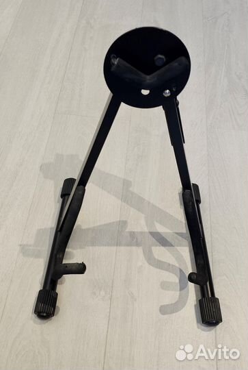 Стойка для электро- и бас-гитары