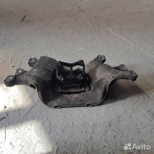Кронштейн АКПП Audi A6 BDW 2004
