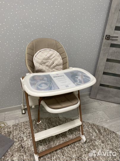 Стульчик для кормления happy baby berny v2