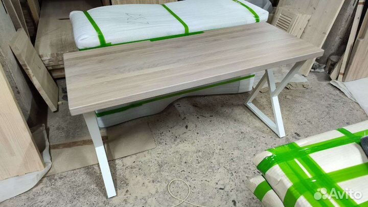 Компьютерный стол в стиле лофт из массива дуба