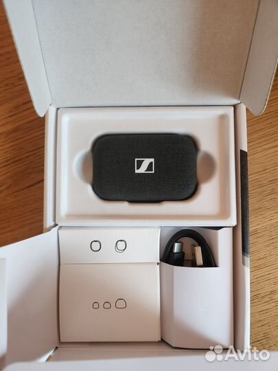 Наушники Sennheiser Momentum True Wireless3