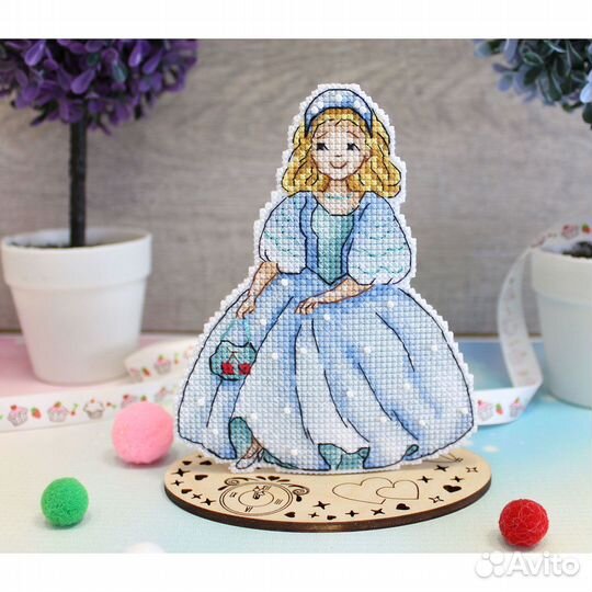 Р-834 Набор для вышивания на пластиковой канве мп