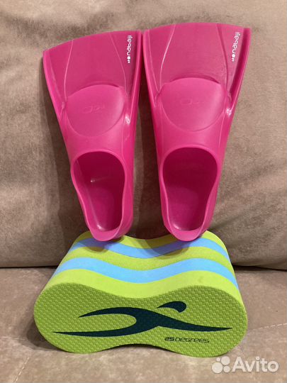 Ласты для плавания и колобашка