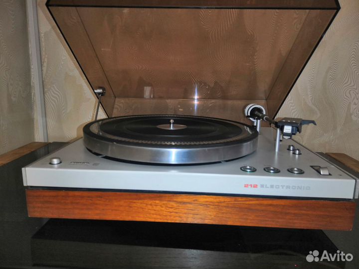 Виниловый проигрыватель Philips GA 212
