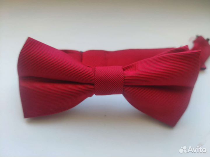 Бабочка красная