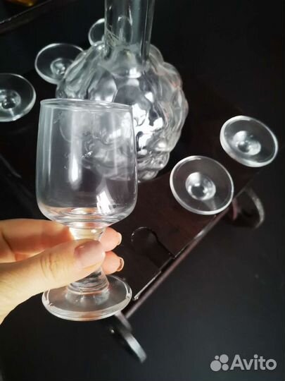 Набор с рюмками и графином подарочный на тележки