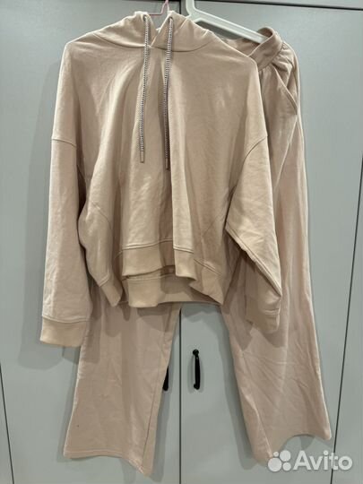 Костюм женский