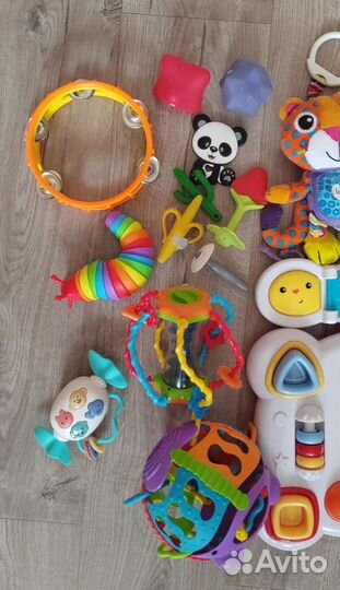 Развивающие игрушки пакетом с рождения до 2 лет