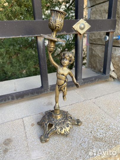 Подсвечник статуэтка