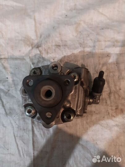 Насос гура VW Touareg