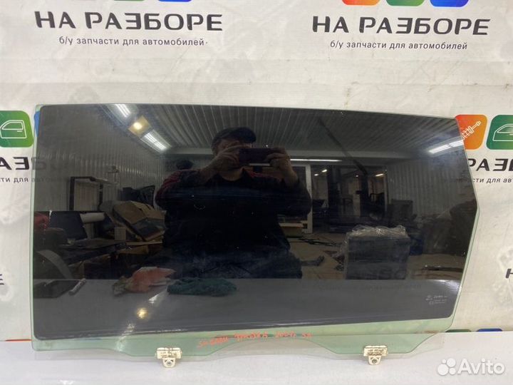 Стекло двери заднее левое Subaru Tribeca 2007