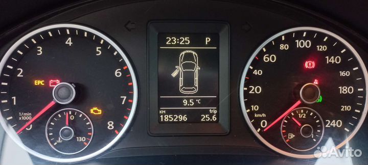 Volkswagen Tiguan 2.0 AT, 2010, 185 000 км