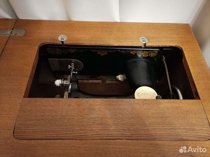 Швейная машина ножная