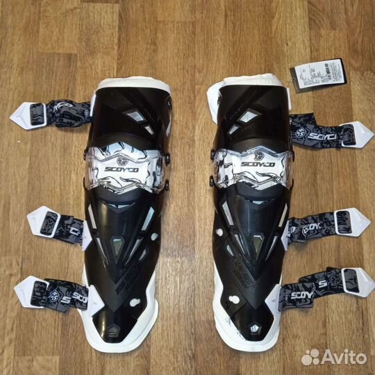 Мотоциклетные защитные наколенники