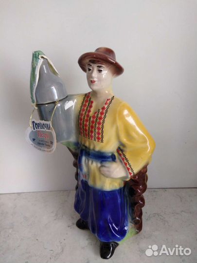 Фарфоровый штоф - статуэтка Хохол