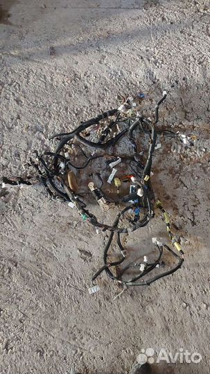 Проводка салона на Toyota Mark X