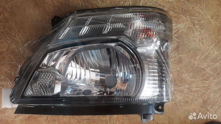 Фара Hino300 evro4 Хино 300 евро3