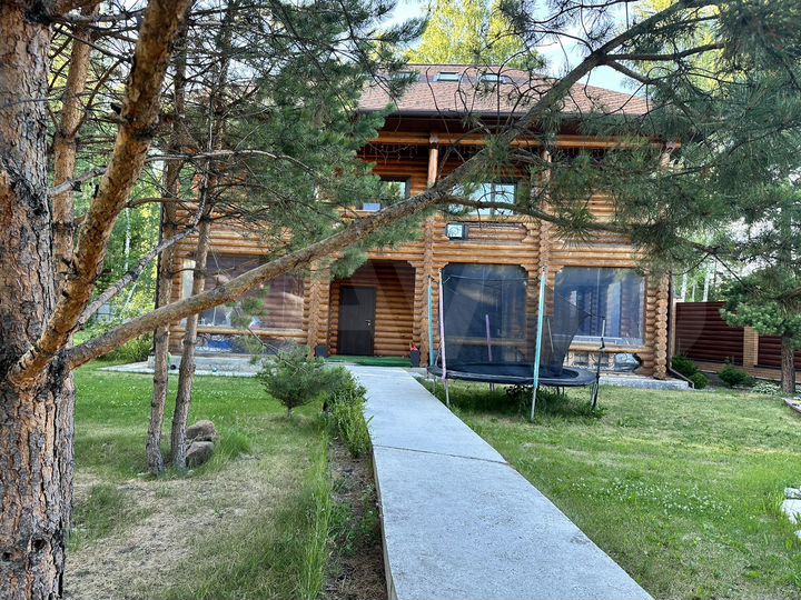 Коттедж 300 м² на участке 30 сот.