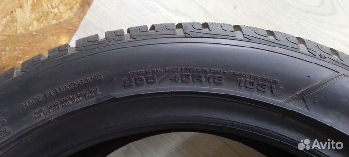 Goodyear UltraGrip Performance 255/45 R18 103V