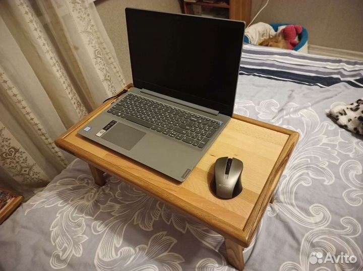 Столик для ноутбука в кровать