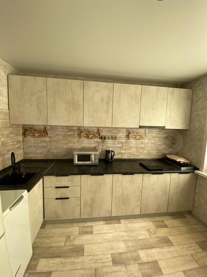 2-к. квартира, 54 м², 1/5 эт.