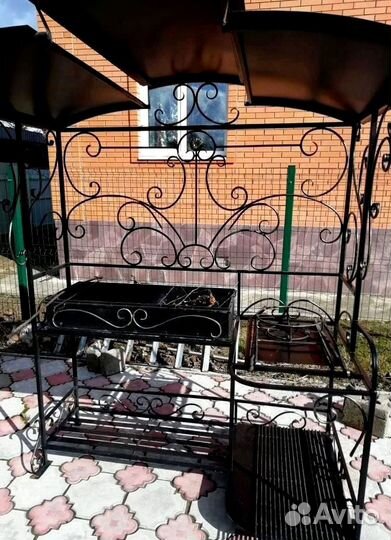 Мангал с крышей