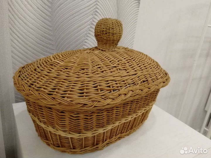Корзина плетеная с крышкой