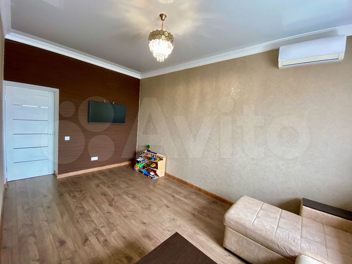 2-к. квартира, 53 м², 3/3 эт.