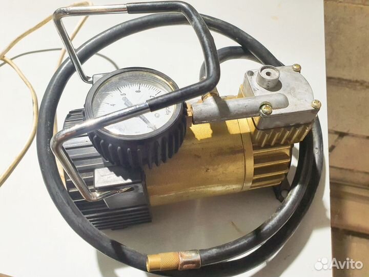 Компрессор воздушный автомобильный