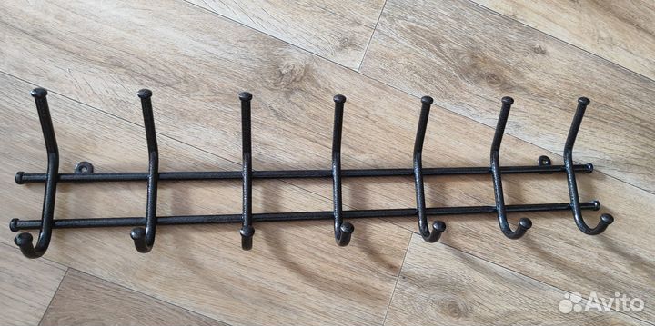 Вешалка настенная металлическая