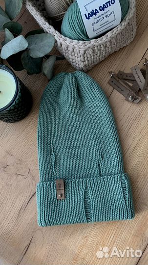 Шапка вязаная ручной работы