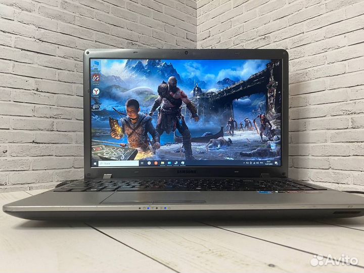 Игровой ноутбук Samsung SSD/2видеокарты/6Gb/4ядра