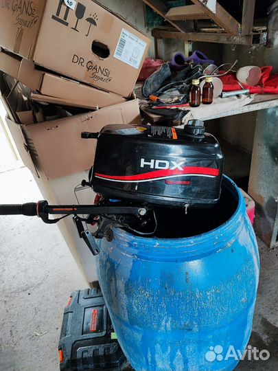 Лодка с моторм